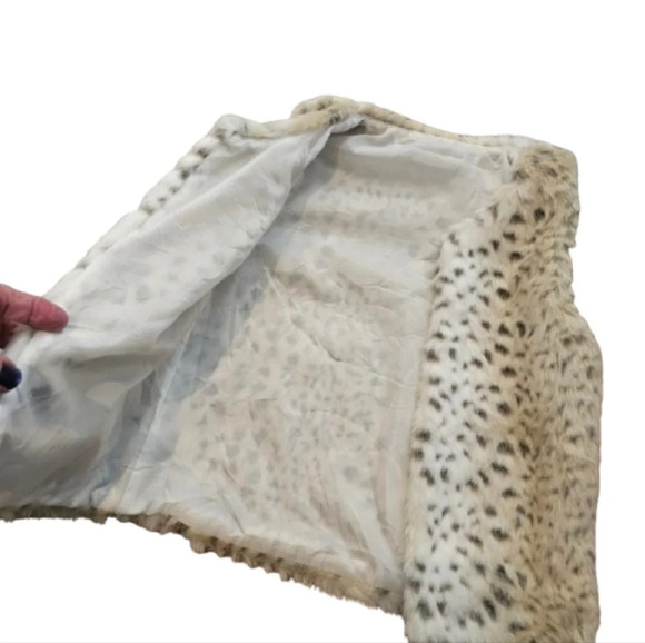 Girls Animal print Faux Fur Vest - Picture 3 of 5